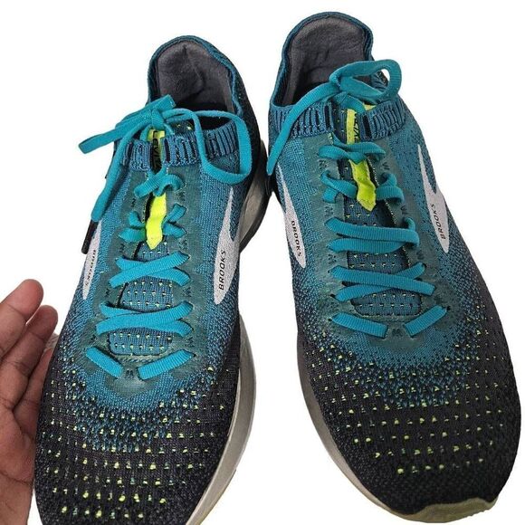 Brooks 7 shoes - Picture 2 of 9